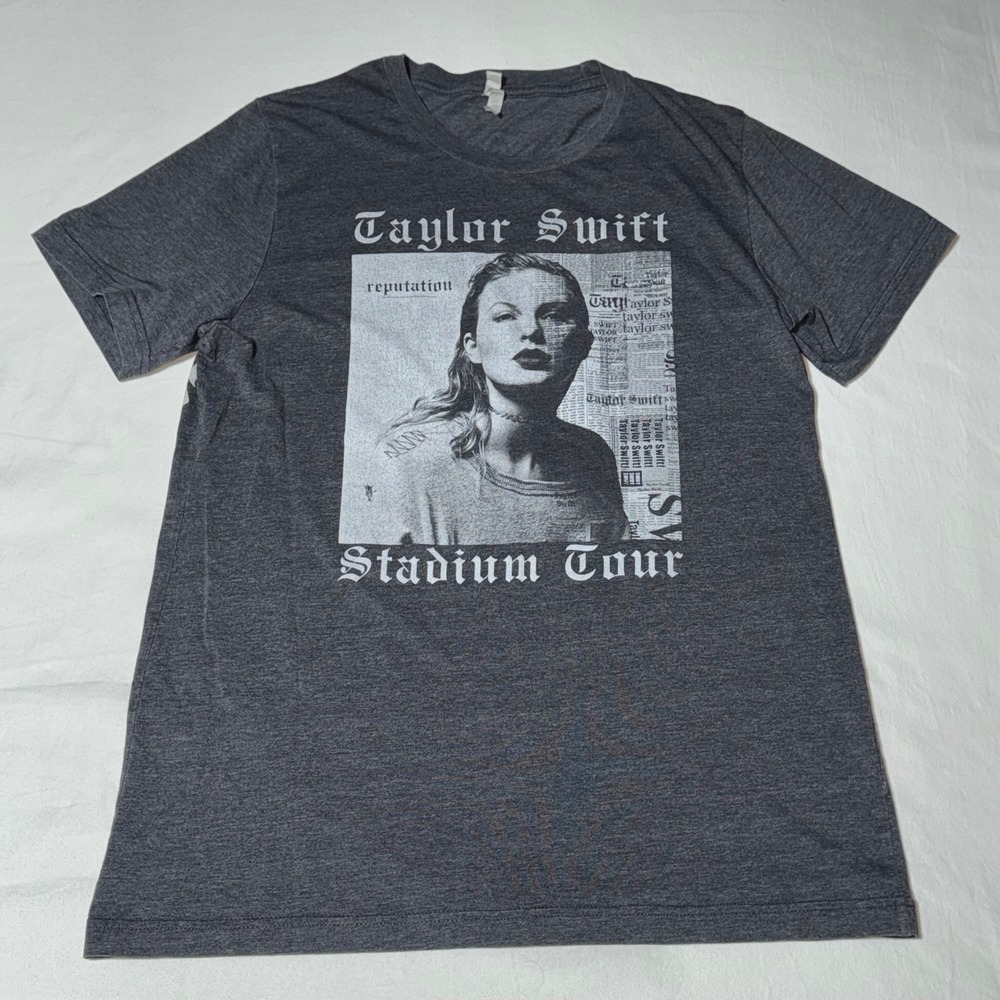Taylor Swift Reputation Stadium Tour Graphic T-Shirt Gray Women's Medium